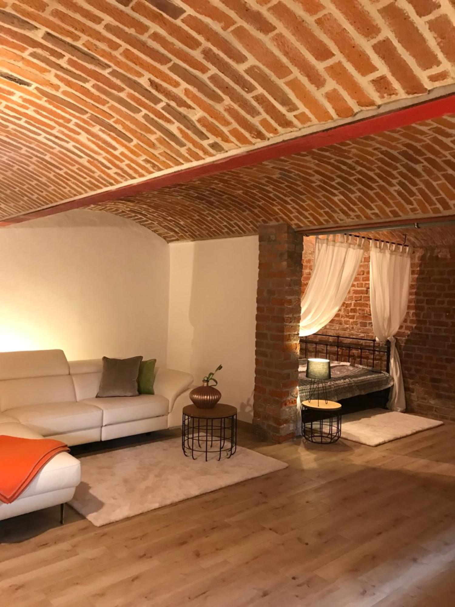 Leone Apartment