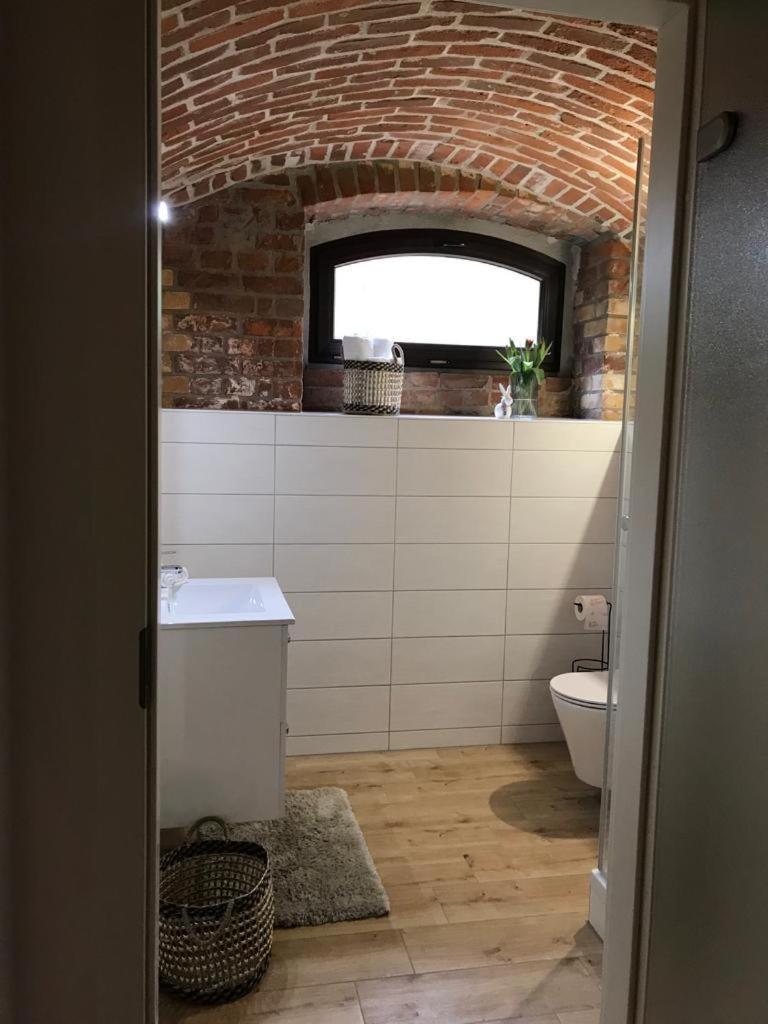 Leone Apartment *